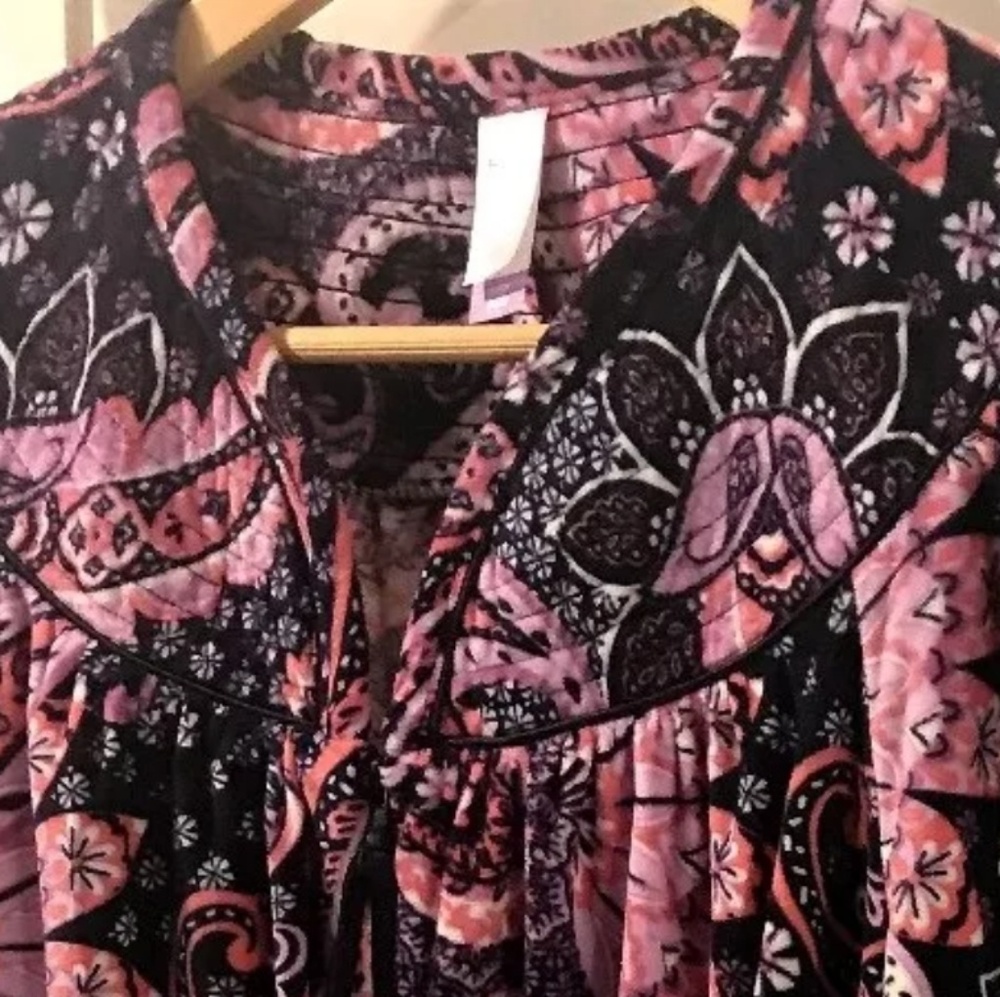 Ladies Velvety ZipUp Robe Purple Paisley